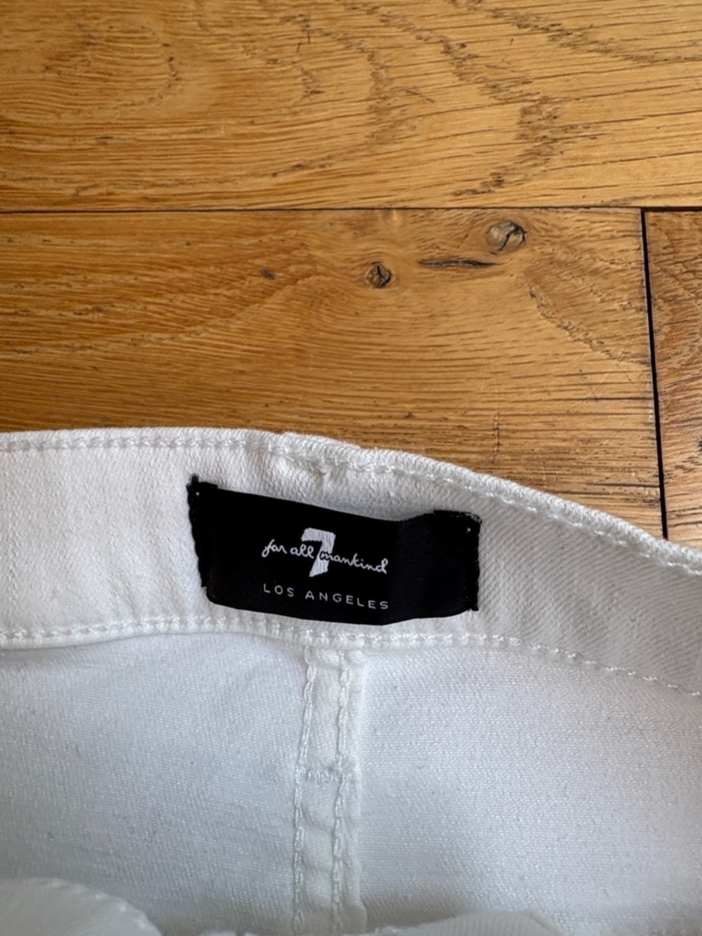 NWT 7 For All Mankind White Slim Illusion Jean. Size 28 - Picture 4 of 7